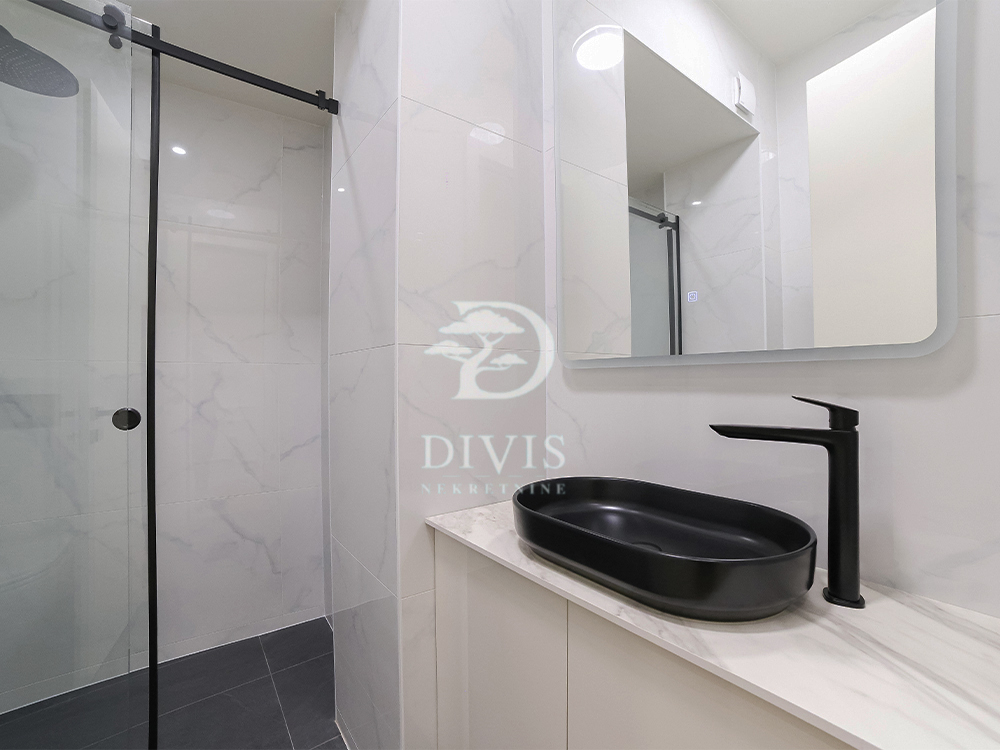 Slika 1 - Bulevar despota Stefana, Trosoban stan na prodaju, 70m2, 349.000€